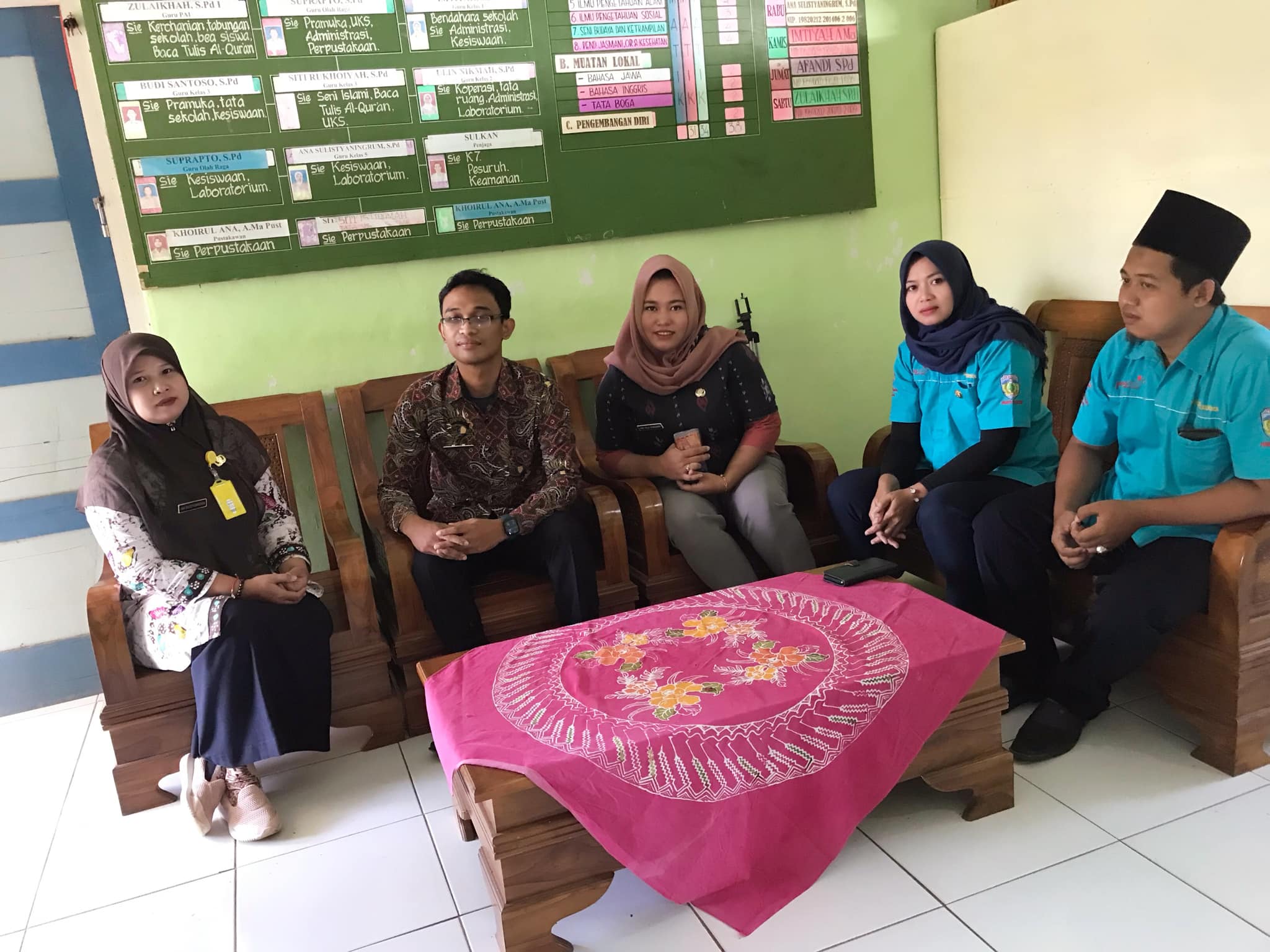 Sampul LAYANAN PERPUSTAKAAN JEMPUT BOLA